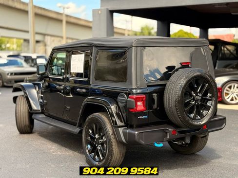 Used 2023 Jeep Wrangler Unlimited Sahara w/ Cold Weather Group AWD/4WD image 7