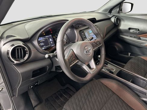 Used 2021 Nissan Kicks SR image 10