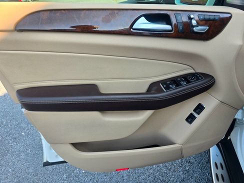 Used 2019 Mercedes-Benz GLS 450 4MATIC image 10