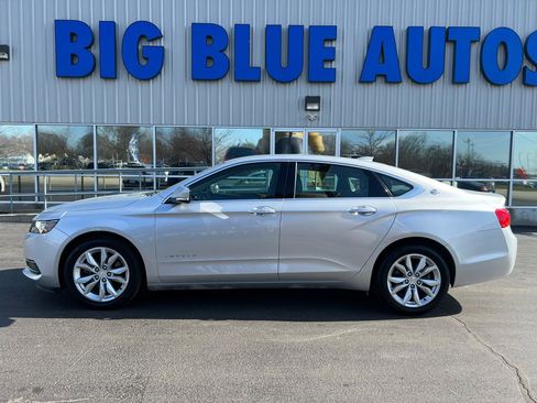 Used 2016 Chevrolet Impala LT w/ Convenience Package image 2