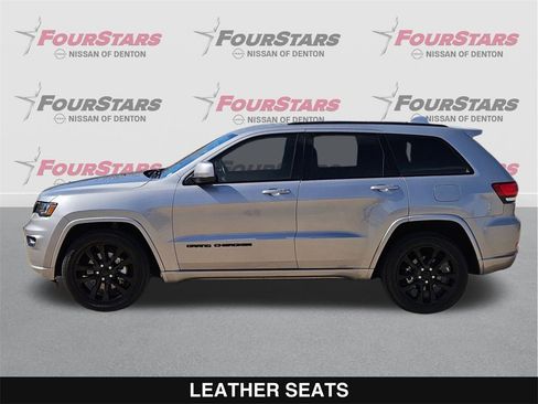 Used 2021 Jeep Grand Cherokee Laredo X image 8