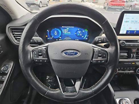 Used 2021 Ford Escape Titanium w/ Titanium Elite Package image 18