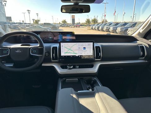 New 2025 Ford Expedition Max Active image 12