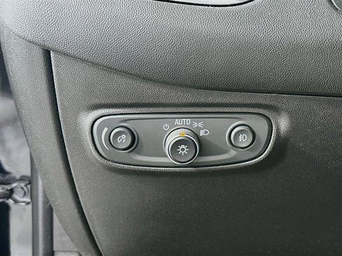 Used 2020 Chevrolet Equinox LT w/ Midnight Edition FWD image 10