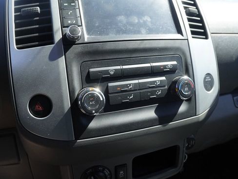 Used 2020 Nissan Frontier SV AWD/4WD image 17