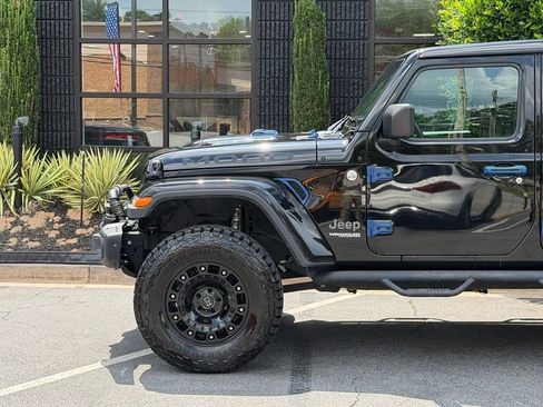 Used 2019 Jeep Wrangler Unlimited Sahara w/ Quick Order Package 24M Moab AWD/4WD image 10