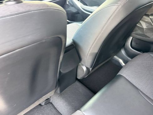 Used 2021 Kia Seltos S FWD image 12