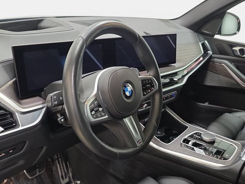 Used 2025 BMW X5 xDrive40i w/ M Sport Package AWD/4WD image 12