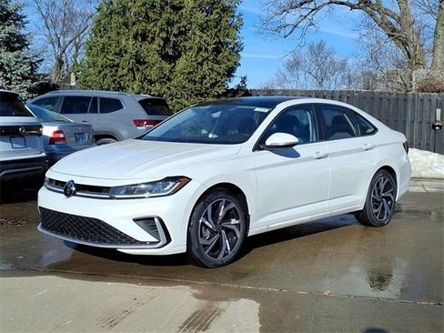 New 2025 Volkswagen Jetta SEL image 3