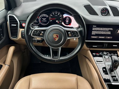 Used 2023 Porsche Cayenne AWD/4WD image 15