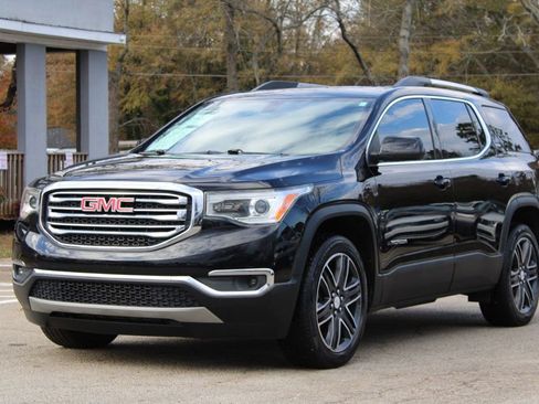 Used 2017 GMC Acadia SLT image 3