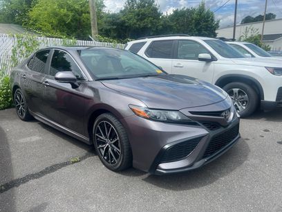 Used 2024 Toyota Camry SE w/ Convenience Package