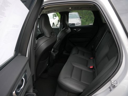 Certified 2025 Volvo XC60 B5 Plus w/ Climate Package AWD/4WD image 10