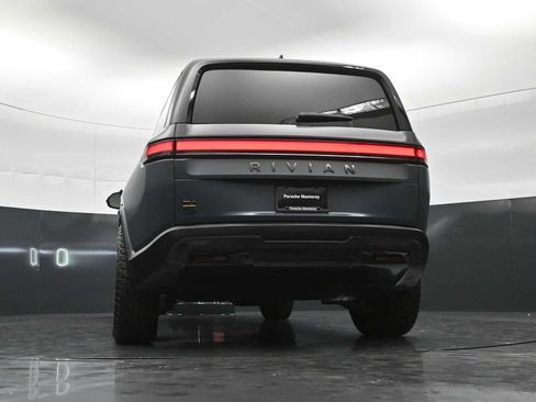 Used 2025 Rivian R1S Premium AWD/4WD image 40