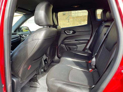 Used 2025 Jeep Compass Trailhawk image 25