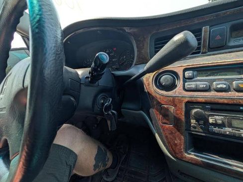 Used 2000 Honda Odyssey EX image 29