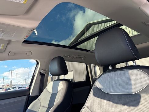 Used 2024 Volkswagen Taos SEL image 16