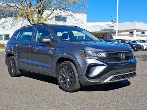 Certified 2022 Volkswagen Taos S image 1