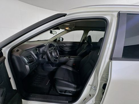 Used 2023 Nissan Rogue SV w/ SV Premium B Package image 13