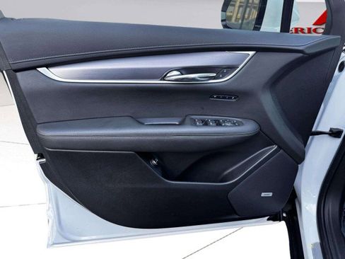 Used 2024 Cadillac XT6 Luxury w/ LPO, Floor Liner Package image 19