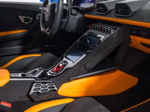 Used 2023 Lamborghini Huracan Tecnica image 37