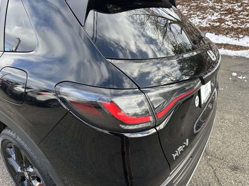 Used 2023 Honda HR-V Sport image 9