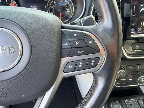 Used 2021 Jeep Cherokee Limited AWD/4WD image 24