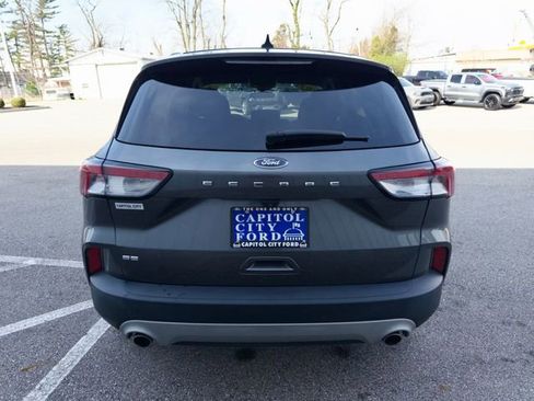 Used 2021 Ford Escape SE image 5