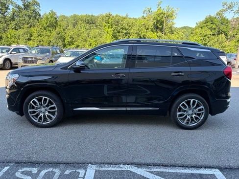 Used 2023 GMC Terrain Denali w/ Denali Premium Package AWD/4WD image 2