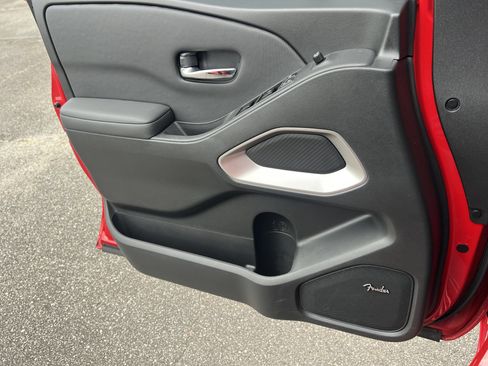Certified 2024 Nissan Frontier SL AWD/4WD image 14