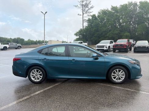 Used 2025 Toyota Camry LE FWD image 3