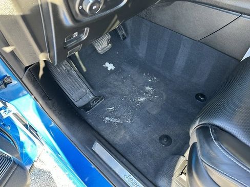 Used 2023 Jeep Grand Cherokee Overland w/ Luxury Tech Group IV image 23