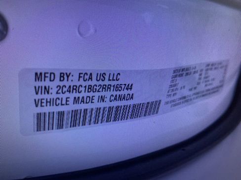 Used 2024 Chrysler Pacifica Touring-L image 7