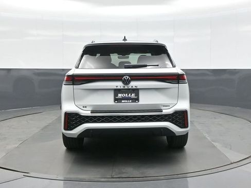 New 2026 Volkswagen Tiguan SE R-Line image 6