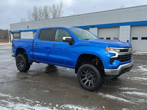 Used 2025 Chevrolet Silverado 1500 LT w/ Work Truck Package image 12