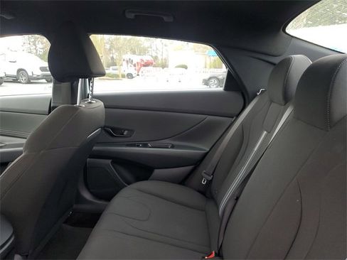 Used 2025 Hyundai Elantra Sport image 10