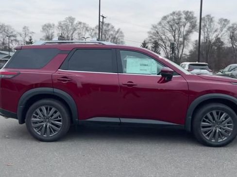 Used 2023 Nissan Pathfinder SL w/ SL Premium Package AWD/4WD image 9