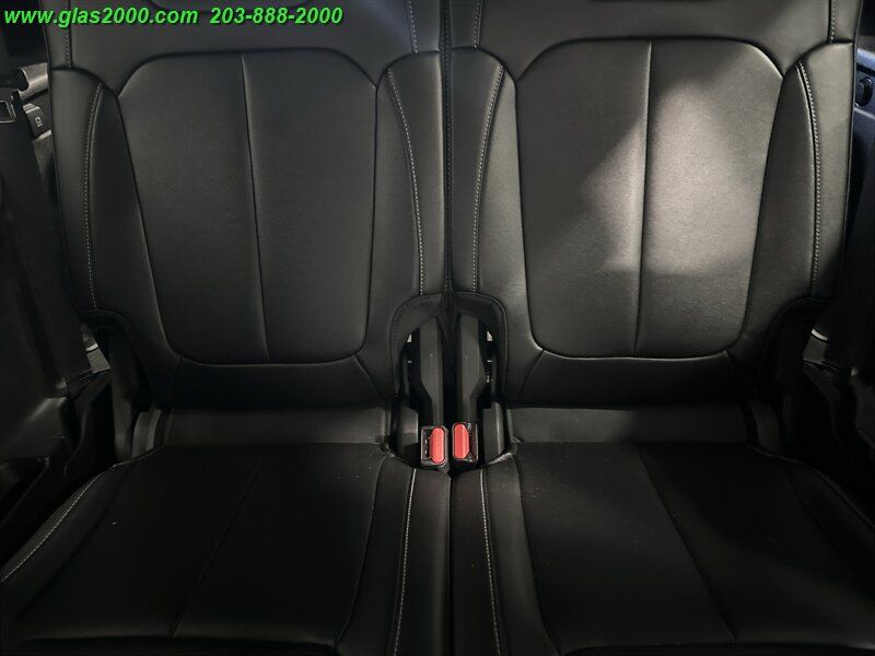 Used 2023 Jeep Grand Cherokee L Limited AWD/4WD image 25