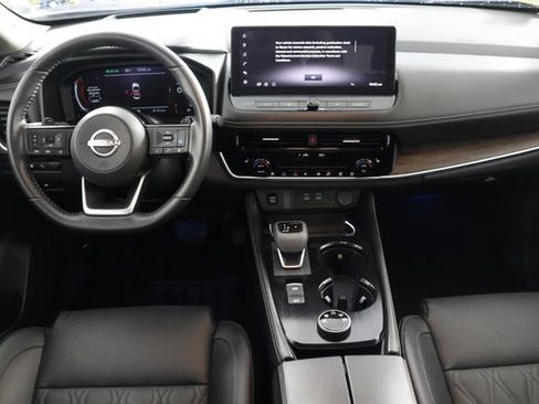 Used 2024 Nissan Rogue Platinum w/ Platinum Premium Package AWD/4WD image 2