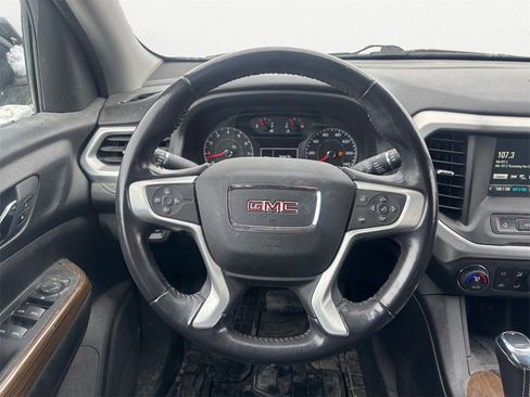 Used 2018 GMC Acadia SLE image 12