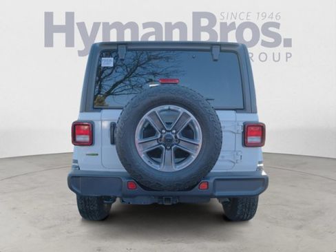 Used 2020 Jeep Wrangler Unlimited Sahara AWD/4WD image 4