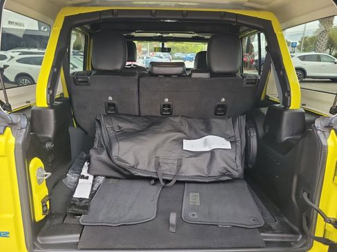 Used 2022 Jeep Wrangler Unlimited Sahara 4xe image 9