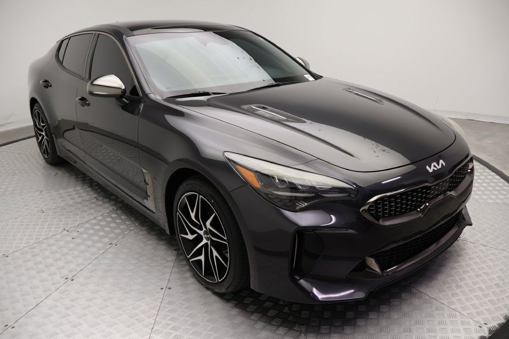 Used 2022 Kia Stinger GT-Line w/ Sun & Sound Package RWD image 6