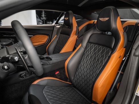 Used 2025 Aston Martin DB12 Coupe image 12