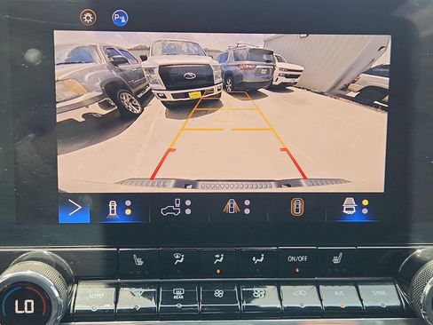 Used 2024 Chevrolet Colorado Z71 w/ Z71 Convenience Package 2 AWD/4WD image 15