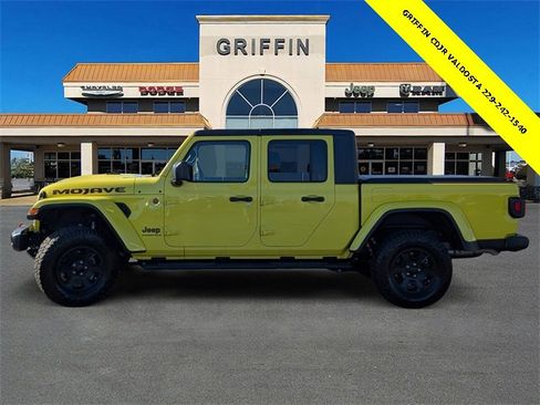 Used 2023 Jeep Gladiator Mojave w/ Cold Weather Group image 10