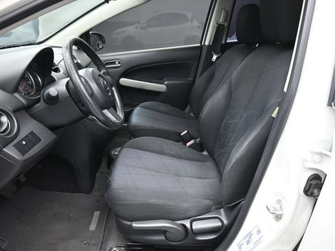 Used 2013 MAZDA MAZDA2 Sport FWD image 11