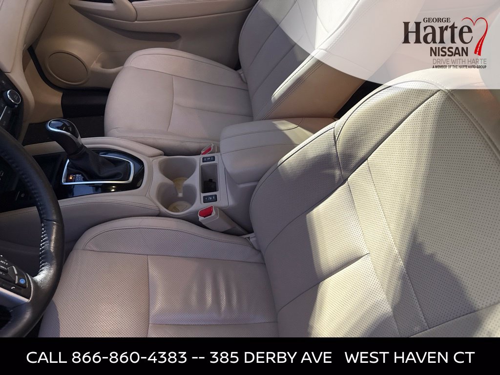 Used 2019 Nissan Rogue SL w/ Premium Package AWD/4WD image 5
