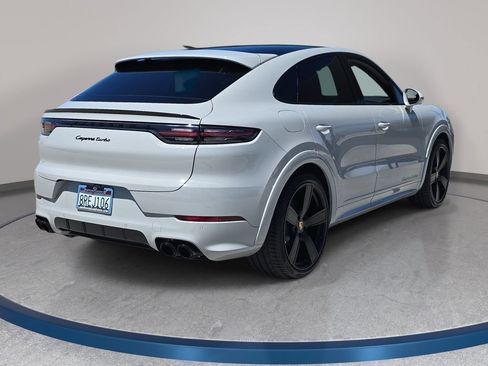 Used 2023 Porsche Cayenne Turbo AWD/4WD image 6