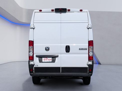 Used 2025 RAM ProMaster 2500 w/ Convenience Group FWD image 8